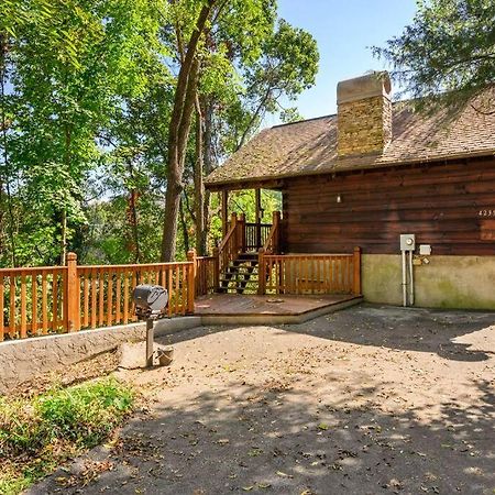 Do Not Disturb - Pigeon Forge Smoky Mountain Studio Cabin, Hot Tub, Fireplace Luaran gambar
