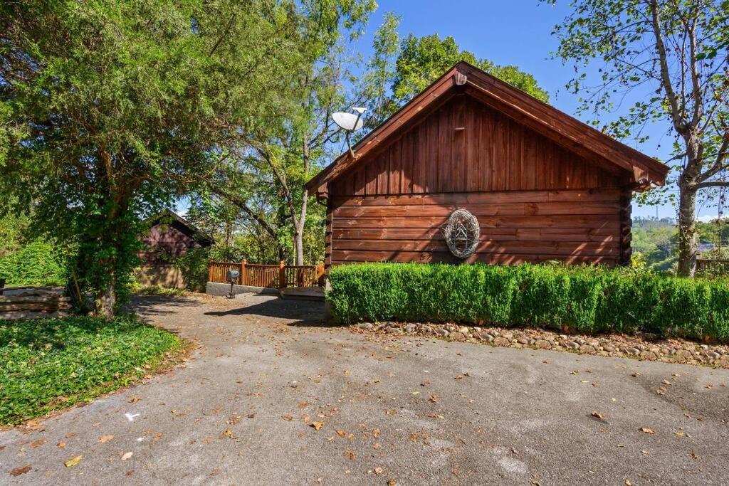 Do Not Disturb - Pigeon Forge Smoky Mountain Studio Cabin, Hot Tub, Fireplace Luaran gambar